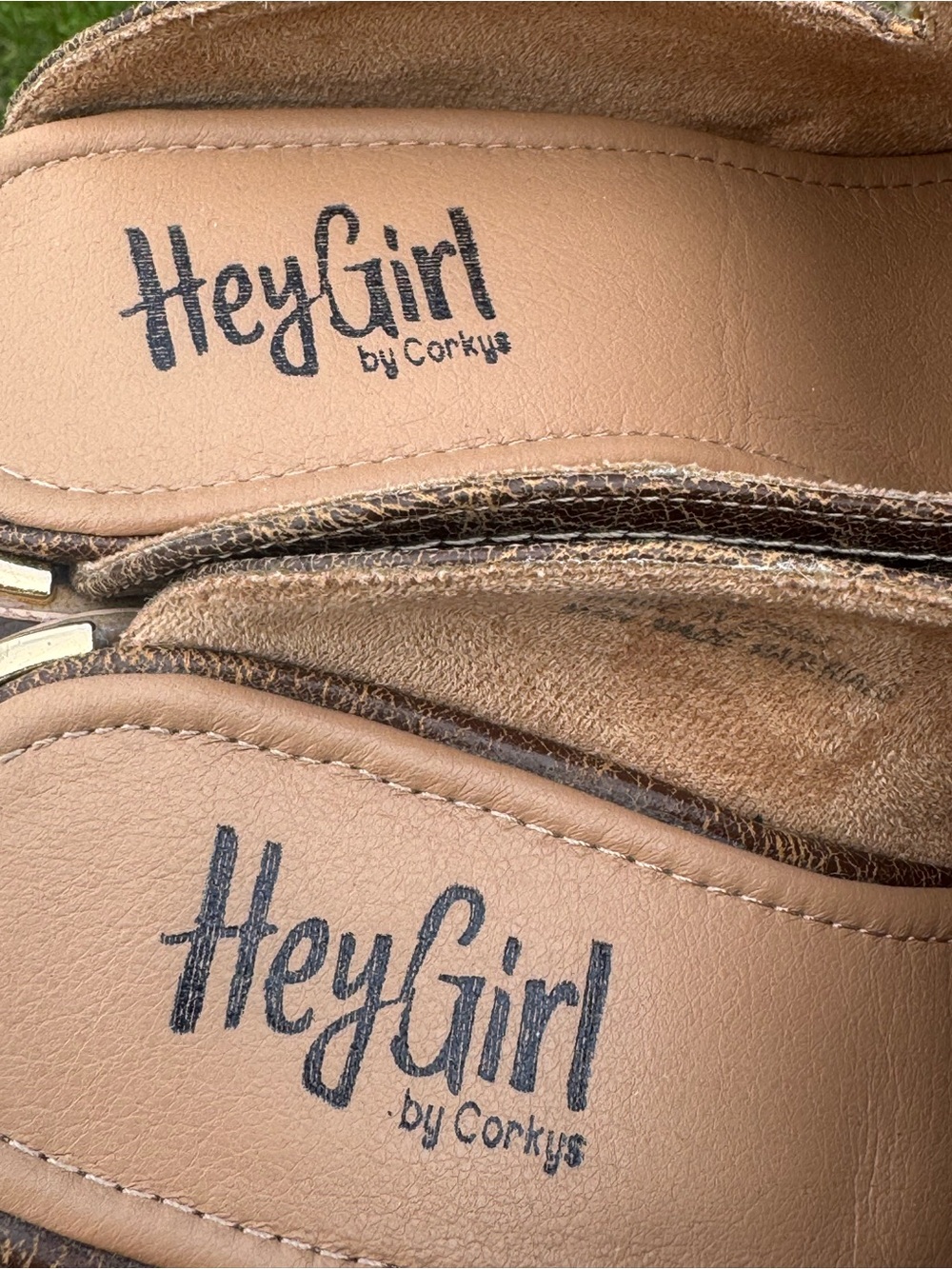 HeyGirl by Corkys Tan Crackle Saloon Mule size 7 - Picture 2 of 5